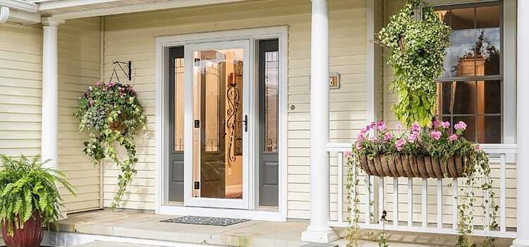 screen door installation in Glenvar Heights