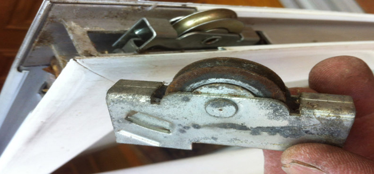 screen door roller repair in Glenvar Heights